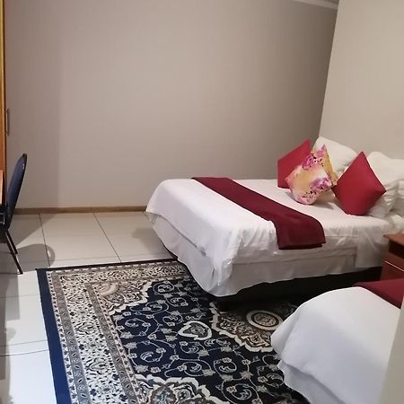 Royal Lodge Witbank Exteriör bild